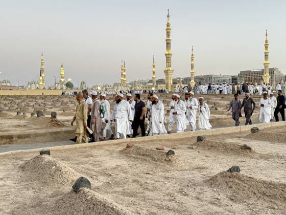 Muslim pilgrims continue to visit the holy sites in Medina MEDINA, SAUDI ARABIA - JUNE 2: A view of the historic Jannat al-Baqi (Al-Baqi Cemetery), located adjacent to the eastern wall of Al-Masjid an-Nabawi, during Hajj season visit in Medina, Saudi Arabia on June 2, 2026. Following their arrival in Medina, the second major destination of the sacred pilgrimage, millions of international Hajj worshipers strictly utilize the designated hours immediately following the morning (Fajr) and late afternoon (Asr) prayers to access the highly revered burial grounds. Ali Atmaca Anadolu Medina Saudi Arabia. Editorial use only. Please get in touch for any other usage.  Copyright: x2026xAnadoluxAlixAtmacax