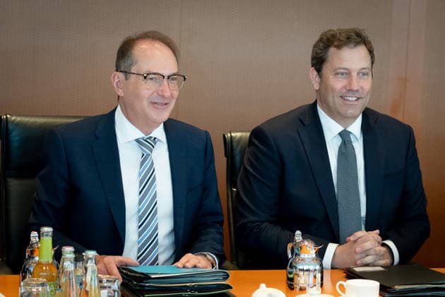 Kabinettsitzung, Bundesregierung, Auftakt Auftakt, Kabinettsitzung, Bundesregierung, Lars Klingbeil, Bundesfinanzminister, Vizekanzler, Alexander Dobrindt, Bundesinnenminister Berlin Berlin GER *** Cabinet meeting, Federal Government, Kick-off Kick-off, Cabinet meeting, Federal Government, Lars Klingbeil, Federal Minister of Finance, Vice Chancellor, Alexander Dobrindt, Federal Minister of the Interior Berlin Berlin GER