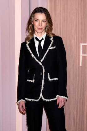 Betty Gilpin bei der Premiere des Netflix-Films Office Romance im Regal Union Square. New York, 02.06.2026 *** Betty Gilpin at the premiere of the Netflix movie Office Romance at Regal Union Square New York, 02 06 2026 Foto:xB.xHinex xFuturexImagex romance_6624
