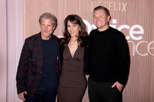 Aaron Ryder, Elaine Goldsmith-Thomas und Andrew Swett bei der Premiere des Netflix-Films Office Romance im Regal Union Square. New York, 02.06.2026 *** Aaron Ryder, Elaine Goldsmith Thomas and Andrew Swett at the premiere of the Netflix film Office Romance at Regal Union Square New York, 02 06 2026 Foto:xB.xHinex xFuturexImagex romance_6629