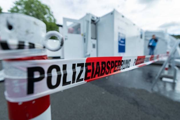resConEx 2026 am 03.06.2026 im RheinEnergieStadion in Köln Symbolfoto: Absperrband der Polizei Polizeiabsperrband *** resConEx 2026 on 03 06 2026 in the RheinEnergieStadion in Cologne Symbol photo Police cordon tape Police cordon tape xJRx