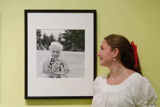 Marilyn Monroe: A Portrait Photo Call at National Portrait Gallery, London, UK - 3 June 2026 A staff member views Marilyn Monroe by Cecil Beaton (1956) as part of The National Portrait Gallery s Marilyn Monroe: A Portrait Exhibition which runs from 4th June 2026 - 6th September 2026 at National Portrait Gallery in London, England, UK on Wednesday 3 June, 2026., Credit:Justin Ng Avalon UK, England, London, National Portrait Gallery  Copyright: xJustinxNgx xAvalonx 1107489229