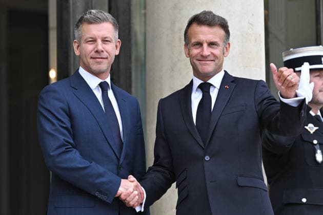 Emmanuel Macron welcomes Peter Magyar at the Elysee FA French President Emmanuel Macron welcomes Prime Minister of Hungary, Peter Magyar at the Elysee Palace in Paris on June 3, 2026. Photo by Firas Abdullah ABACAPRESS.COM Paris Ile-de-France France  Copyright: xAbdullahxFiras ABACAx