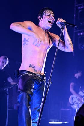HOLLYWOOD FL - JUNE 02: Yungblud performs during The Idols World Tour at Hard Rock Live at the Seminole Hard Rock Hotel & Casino on June 2, 2026 in Hollywood, Florida. Copyright: xmpi04 MediaPunchx