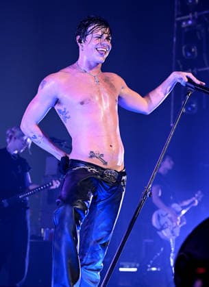 HOLLYWOOD FL - JUNE 02: Yungblud performs during The Idols World Tour at Hard Rock Live at the Seminole Hard Rock Hotel & Casino on June 2, 2026 in Hollywood, Florida. Copyright: xmpi04 MediaPunchx