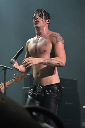 HOLLYWOOD FL - JUNE 02: Yungblud performs during The Idols World Tour at Hard Rock Live at the Seminole Hard Rock Hotel & Casino on June 2, 2026 in Hollywood, Florida. Copyright: xmpi04 MediaPunchx