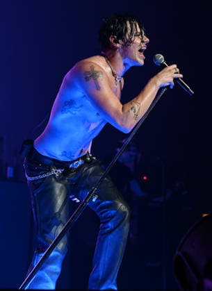 HOLLYWOOD FL - JUNE 02: Yungblud performs during The Idols World Tour at Hard Rock Live at the Seminole Hard Rock Hotel & Casino on June 2, 2026 in Hollywood, Florida. Copyright: xmpi04 MediaPunchx