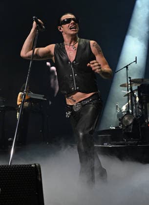 HOLLYWOOD FL - JUNE 02: Yungblud performs during The Idols World Tour at Hard Rock Live at the Seminole Hard Rock Hotel & Casino on June 2, 2026 in Hollywood, Florida. Copyright: xmpi04 MediaPunchx