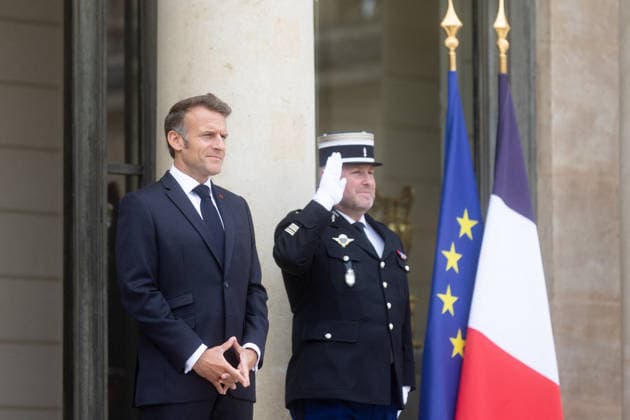 Emmanuel Macron President of the French Republic, welcomes Péter Magyar, Prime Minister of Hungary, to the Elysée Palace in Paris, June 3, 2026 Their discussions focused on key European issues, including support for Ukraine and continued sanctions against Russia, European security and defense, strengthening European competitiveness, and preparations for the next multiannual financial framework Tiphaine Lebely Bestimage Emmanuel Macron President of the French Republic welcomes Péter Magyar, Prime Minister of Hungary, to the Elysée Palace in Paris on June 3, 2026 Their discussions focus on key European issues, including support for Ukraine and the continuation of sanctions against Russia, European security and defense, strengthening European  Copyright: xTiphainexLebelyx xBestimagexTiphainexLebelyx xBestimagex