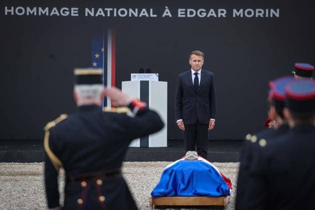 Paris, France le 03 juin 2026 - Le President de la Republique Emmanuel MACRON preside la ceremonie d hommage de la Nation a Edgar Morin, disparu le 29 mai dernier, aux Invalides - The President of the Republic Emmanuel MACRON presides over the Nation s tribute ceremony to Edgar Morin, who passed away on May 29, at the Invalides  Copyright: xSebastienxTOUBONx