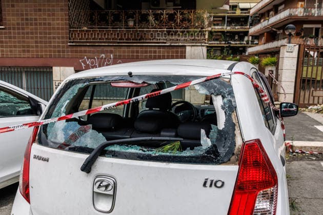 June 3, 2026, Rome, Italia, Italy: Storm damage following a waterspout in Rome s Prati Fiscali neighborhood, June 3, 2026 *** Local Caption *** Danni provocati dal maltempo dopo una tromba nel quartiere Prati Fiscali Roma, 03 06 2026 Rome Italy  - ZUMAa289 20260603_zia_a289_054 Copyright: xFrancescoxFotiax xAgfx