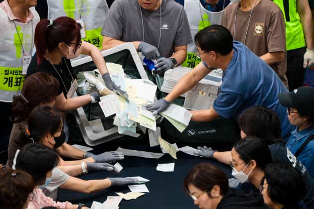 June 3, 2026, Seoul, South Korea: Poll workers count ballots after the conclusion of voting in South KoreaÃ¢â‚¬â ¢s local elections on Wednesday, June 3, 2026 in Seoul, South Korea. Seoul South Korea  - ZUMAh163 20260603_znp_h163_022 Copyright: xJintakxHanx