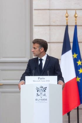 French President Receives the Prime Minister of Hungary - Paris France s President Emmanuel Macron and Hungary s Prime Minister Peter Magyar during a joint press conference after a meeting at The Elysee Presidential Palace in Paris, France on June 3, 2026. Photo by Tiphaine Lebely Pool ABACAPRESS.COM Paris France  Copyright: xLebelyxTiphaine Pool ABACAx