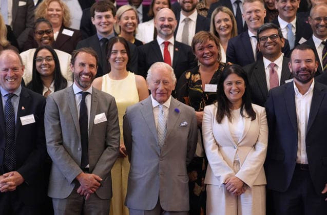 Youth Opportunity Summit King Charles III poses alongside Sir Gareth Southgate and Culture Secretary Lisa Nandy for a group photograph as he hosts a Youth Opportunity Summit, at Buckingham Palace in London. Picture date: Wednesday June 3, 2026., Credit:Andrew Matthews PA ROTA - B68 Avalon UK, London  Copyright: xAndrewxMatthewsx xPAxROTAx-xB68x xAvalonx 1107518709