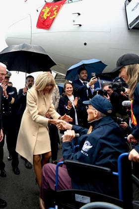 Brigitte Macron And Charles Kushner Welcome American Veterans At D-Day Anniversary - Deauville Brigitte Macron and United States Ambassador to France Charles Kushner attend the 82nd anniversary of the D-Day landings at Deauville Airport to welcome American veterans in Deauville, France on June 3, 2026. Photo by Franck Castel ABACAPRESS.COM Deauville France  Copyright: xCastelxFranck ABACAx
