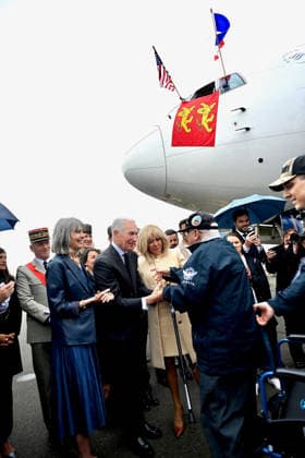 Brigitte Macron And Charles Kushner Welcome American Veterans At D-Day Anniversary - Deauville Brigitte Macron and United States Ambassador to France Charles Kushner attend the 82nd anniversary of the D-Day landings at Deauville Airport to welcome American veterans in Deauville, France on June 3, 2026. Photo by Franck Castel ABACAPRESS.COM Deauville France  Copyright: xCastelxFranck ABACAx