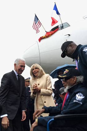 Brigitte Macron And Charles Kushner Welcome American Veterans At D-Day Anniversary - Deauville Brigitte Macron and United States Ambassador to France Charles Kushner attend the 82nd anniversary of the D-Day landings at Deauville Airport to welcome American veterans in Deauville, France on June 3, 2026. Photo by Franck Castel ABACAPRESS.COM Deauville France  Copyright: xCastelxFranck ABACAx