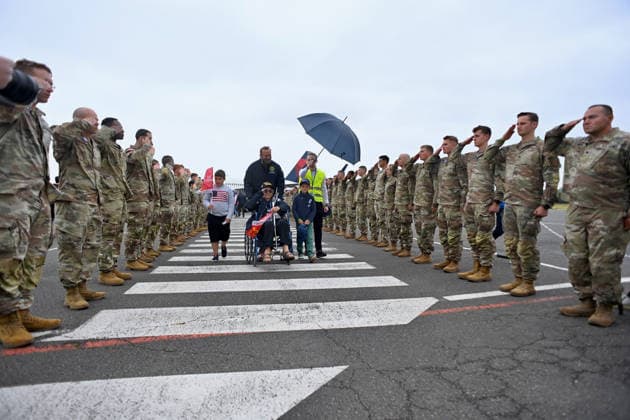 Brigitte Macron And Charles Kushner Welcome American Veterans At D-Day Anniversary - Deauville Brigitte Macron and United States Ambassador to France Charles Kushner attend the 82nd anniversary of the D-Day landings at Deauville Airport to welcome American veterans in Deauville, France on June 3, 2026. Photo by Franck Castel ABACAPRESS.COM Deauville France  Copyright: xCastelxFranck ABACAx