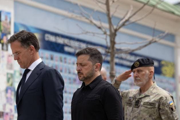 Ukrainian President Volodymyr Zelensky and NATO Secretary General Mark Rutte lay wreaths at the Remembrance Wall near St. Michael s Cathedral in Kyiv Ukrainian President Volodymyr Zelensky and NATO Secretary General Mark Rutte lay wreaths at the Remembrance Wall near St. Michael s Cathedral in Kyiv, Ukraine, June 3, 2026. Photo by PRESIDENT OF UKRAINE apaimages Ukraine Ukraine Ukraine 030626_Ukraine_UPO_00(18).jpeg Copyright: xapaimagesxPRESIDENTxOFxUKRAINEx xapaimagesx
