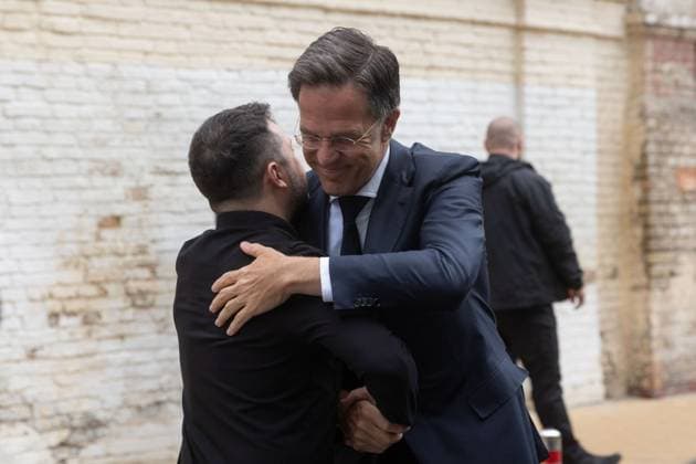 Ukrainian President Volodymyr Zelensky and NATO Secretary General Mark Rutte lay wreaths at the Remembrance Wall near St. Michael s Cathedral in Kyiv Ukrainian President Volodymyr Zelensky and NATO Secretary General Mark Rutte lay wreaths at the Remembrance Wall near St. Michael s Cathedral in Kyiv, Ukraine, June 3, 2026. Photo by PRESIDENT OF UKRAINE apaimages Ukraine Ukraine Ukraine 030626_Ukraine_UPO_00(5).jpeg Copyright: xapaimagesxPRESIDENTxOFxUKRAINEx xapaimagesx