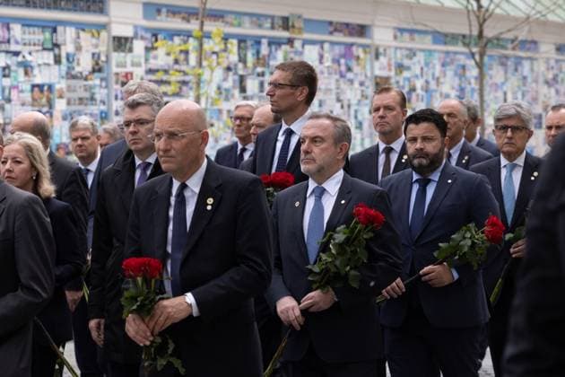 Ukrainian President Volodymyr Zelensky and NATO Secretary General Mark Rutte lay wreaths at the Remembrance Wall near St. Michael s Cathedral in Kyiv Ukrainian President Volodymyr Zelensky and NATO Secretary General Mark Rutte lay wreaths at the Remembrance Wall near St. Michael s Cathedral in Kyiv, Ukraine, June 3, 2026. Photo by PRESIDENT OF UKRAINE apaimages Ukraine Ukraine Ukraine 030626_Ukraine_UPO_00(8).jpeg Copyright: xapaimagesxPRESIDENTxOFxUKRAINEx xapaimagesx