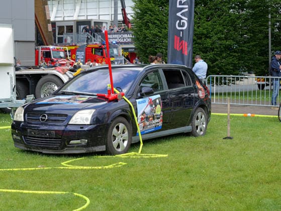 Interschutz 2026 in Hannover Löschtraining bei der Safety Tour von S-Gard mit einer Löschlanze der Firma Murer. *** Interschutz 2026 in Hanover Extinguishing training at the S Gard Safety Tour with an extinguishing lance from Murer Copyright: xBerndxGüntherx