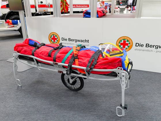 Interschutz 2026 in Hannover Eine Rolltrage der Bergwacht des Deutschen Roten Kreuzes *** Interschutz 2026 in Hanover A stretcher from the German Red Cross mountain rescue service Copyright: xBerndxGüntherx