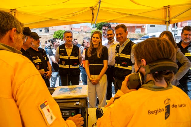 Second day of extinguishing the fire in Los Garres Murcia and has forced preventive evictions The third vice president and Minister for Ecological Transition and Demographic Challenge, Sara Aagesen, visits the Advanced Command post of the fire in Los Garres, June 2, 2026, in Murcia, Region of Murcia Spain The fire declared yesterday afternoon June 3 in the Murcian districts of Los Garres and Lages caused the activation of the Infomur Plan in emergency phase, in situation two, A total of 250 troops from the Region of Murcia are working in the area, along with local and state resources Units of the Third Battalion of Intervention of the Military Emergency Unit UME have gone from their base in Bétera Valencia to help in fighting this fire, af  Copyright: xVictorxFernandezx 7569309
