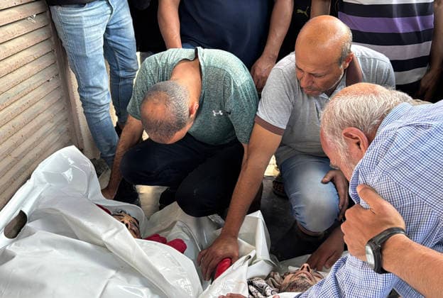 Mourners Bid Farewell to Palestinians Killed in Israeli Strike Relatives and mourners bid farewell to the bodies of Saqr Khalil Abu Karim (al-Aidi) and Moamen Khalil Abu Karim (al-Aidi) during their funeral at Al-Aqsa Martyrs Hospital in Deir al-Balah, central Gaza Strip, on June 3, 2026. The two Palestinians were killed in an Israeli strike that targeted the vicinity of Maki Roundabout in the Maghazi refugee camp, according to medical and local sources. Photo by Ahmed Ibrahim apaimages Deir al-Balah Gaza Palestinian Territory 030626_Deir_al-Balah_AI_01(21) Copyright: xapaimagesxAhmedxIbrahimx xapaimagesx