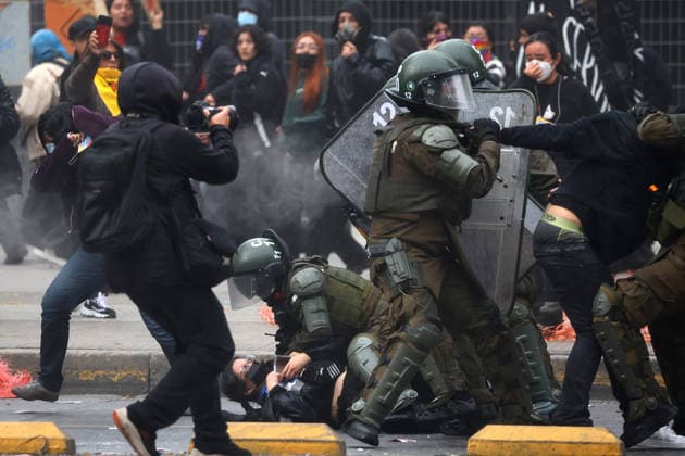 Santiago, June 3, 2026 The Chilean Student Confederation calls for a national strike, with a march from Plaza Baquedano Jonnathan Oyarzun Aton Chile, Aton 1161798  Copyright: JONNATHANxOYARZUN ATONxCHILE