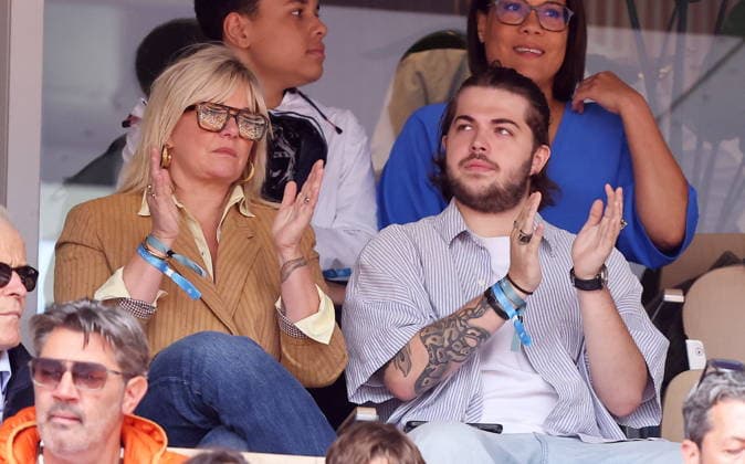 Flavie Flament with her son Enzo Castaldi singer La Zoz in the stands during the Day Eleven of the 2026 French Open on June 03, 2026 in Paris, France Jacovides Moreau Bestimage Celebs in the stands during the Day Eleven of the 2026 French Open on June 03, 2026 in Paris, France Paris France  Copyright: xJACOVIDES-MOREAUx xBESTIMAGExJACOVIDES-MOREAUx xBESTIMAGEx