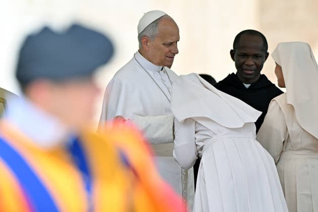 ITALY - POPE LEO XIV DURING HIOS WEEKLY GENERAL AUDIENCE IN ST PETER S SQUARE AT THE VATICAN - 2026 6 3 Italy, Rome, Vatican, 2026 6 3 Pope Leo XIV during his weekly general audience in St. Peter Square at the Vatican - ALESSIA GIULIANI Catholic Press Photo EDITORIAL USE ONLY - NO BOOKS Copyright: xALESSIAxGIULIANIx CPPx