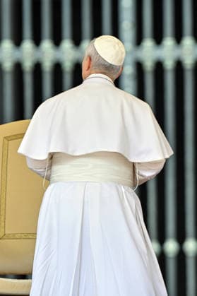 ITALY - POPE LEO XIV DURING HIOS WEEKLY GENERAL AUDIENCE IN ST PETER S SQUARE AT THE VATICAN - 2026 6 3 Italy, Rome, Vatican, 2026 6 3 Pope Leo XIV during his weekly general audience in St. Peter Square at the Vatican - ALESSIA GIULIANI Catholic Press Photo EDITORIAL USE ONLY - NO BOOKS Copyright: xALESSIAxGIULIANIx CPPx