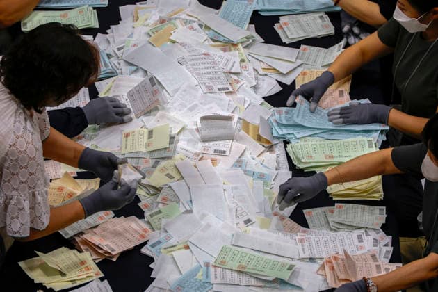 Nationwide local election vote count begins in South Korea Election officials sort ballots transferred from polling stations for the 9th National Simultaneous Local Elections at a vote-counting center in Seoul, South Korea, on June 03, 2026. Seoul South Korea  Copyright: xMatrixxImages JungxUi-Chelx