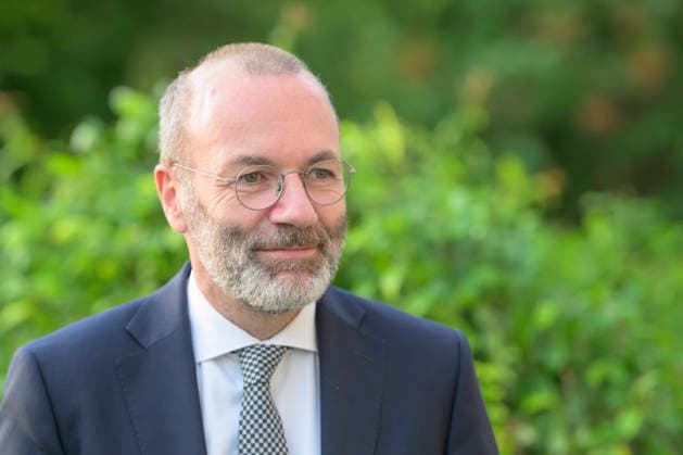 v.l.: Manfred Weber, CSU (Parteivorsitzender der Europäischen Volkspartei), GER, Berlin, Studio, zu Gast bei – Maischberger, politische Talkshow, TV, Format, mit Moderatorin – Sandra Maischberger, Das Erste, aus Adlershof – Am Studio 20, 03.06. 2026, *** v l Manfred Weber, CSU Party Chairman of the European Peoples Party , GER, Berlin, Studio, as a guest on - Maischberger, political talk show, TV, format, with presenter - Sandra Maischberger, Das Erste, from Adlershof - Am Studio 20, 03 06 2026, Copyright: HMBxMedia UwexKoch