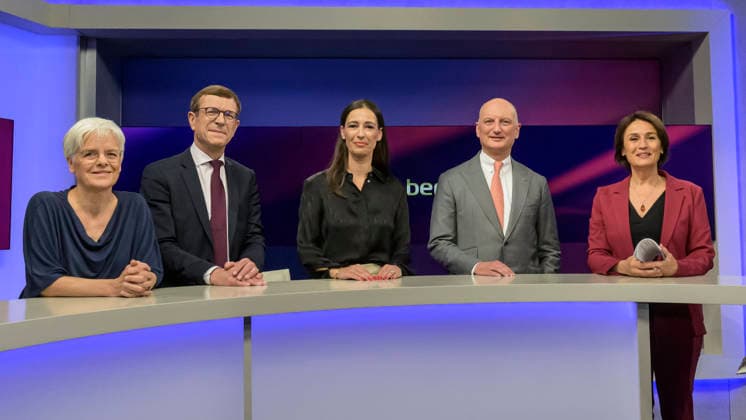 v.l.: Ulrike Herrmann (taz), Christoph von Marschall (Tagesspiegel), Pinar Atalay (RTL ntv), Nikolas Stihl (Aufsichtsratschef der Firma Stihl), Sandra Maischberger, GER, Berlin, Studio, zu Gast bei Maischberger, politische Talkshow, TV, Format, mit Moderatorin Sandra Maischberger, Das Erste, aus Adlershof Am Studio 20, 03.06. 2026, *** v l Ulrike Herrmann taz , Christoph von Marschall Tagesspiegel , Pinar Atalay RTL ntv , Nikolas Stihl Chairman of the Supervisory Board of Stihl , Sandra Maischberger, GER, Berlin, Studio, zu Gast bei Maischberger, politische Talkshow, TV, Format, mit Moderator Sandra Maischberger, Das Erste, aus Adlershof Am Studio 20, 03 06 2026, Copyright: HMBxMedia UwexKoch