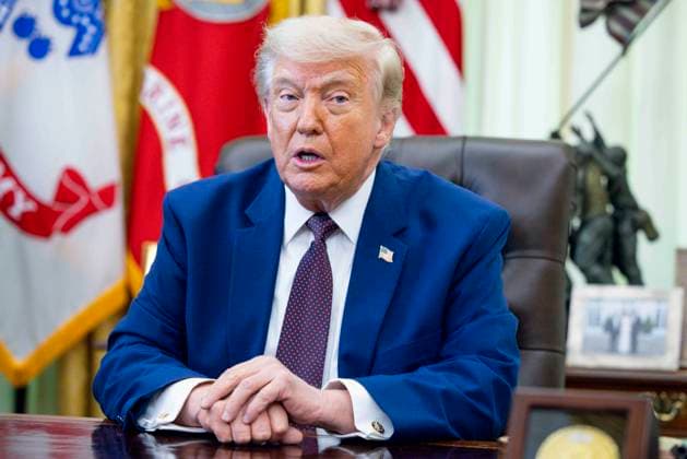 US President Donald J. Trump takes questions from the news media during an executive order signing ceremony US President Donald J. Trump delivers remarks during a signing ceremony in the Oval Office of the White House in Washington, DC, USA, 03 June 2026. President Trump signed executive orders on the federal workforce and immigration. WASHINGTON DISTRICT OF COLUMBIA United States  Copyright: xPool ABACAx