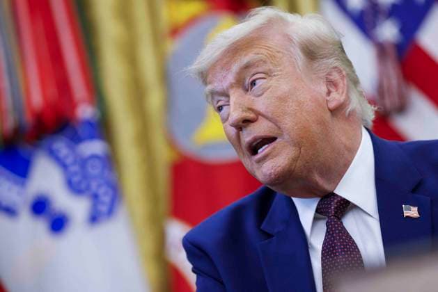 US President Donald J. Trump takes questions from the news media during an executive order signing ceremony US President Donald J. Trump delivers remarks during a signing ceremony in the Oval Office of the White House in Washington, DC, USA, 03 June 2026. President Trump signed executive orders on the federal workforce and immigration. WASHINGTON DISTRICT OF COLUMBIA United States  Copyright: xPool ABACAx