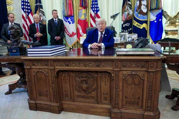 US President Donald J. Trump takes questions from the news media during an executive order signing ceremony US President Donald J. Trump responds to a question from the news media during a signing ceremony in the Oval Office of the White House in Washington, DC, USA, 03 June 2026. President Trump signed executive orders on the federal workforce and immigration. WASHINGTON DISTRICT OF COLUMBIA United States  Copyright: xPool ABACAx