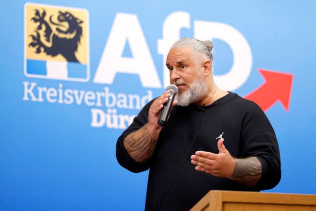 Web-Influencer Tim Kellner (Love Priest) auf der Großveranstaltung Zukunft NRW- Zukunft AFD! des AFD-Kreisverband Düren auf Schloss Burgau. Düren, 03.06.2026 NRW Deutschland *** Web influencer Tim Kellner Love Priest at the major event Zukunft NRW Zukunft AFD of the AFD Kreisverband Düren at Schloss Burgau Düren, 03 06 2026 NRW Germany Copyright: xChristophxHardtx