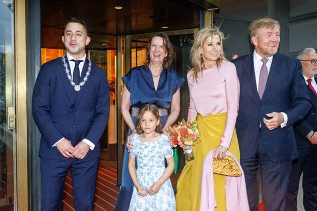 The Netherlands, 2026-06-03 20:30:02 NLD Amsterdam 20260603 - Royal Couple at the opening of the Holland Festival. In the photo: King Willem-Alexander and Queen Maxima - Greeting outside the main entrance by Emily Ansenk, Director of the Holland Festival. H.M. the Queen is presented with a hand bouquet by Alma Valkenburg (7 years old), daughter of Music & Music Theatre Program Manager Jochem Valkenburg.  Copyright: xx x
