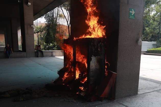 CNTE teachers hold third day of protests in Mexico City after declaring indefinite national strike MEXICO CITY, MEXICO - JUNE 03: A firefighter equipment storage area is seen burning at Mexico s Education Ministry building during a protest by CNTE teachers, in Mexico City, Mexico on June 03, 2026. Members of National Coordination of Education Workers (CNTE) forced their way into Mexico s Education Ministry building, causing damage to the facilities, as part of the third day of protests following the declaration of a national strike. Daniel Cardenas Anadolu Mexico City Mexico. Editorial use only. Please get in touch for any other usage.  Copyright: x2026xAnadoluxDanielxCardenasx