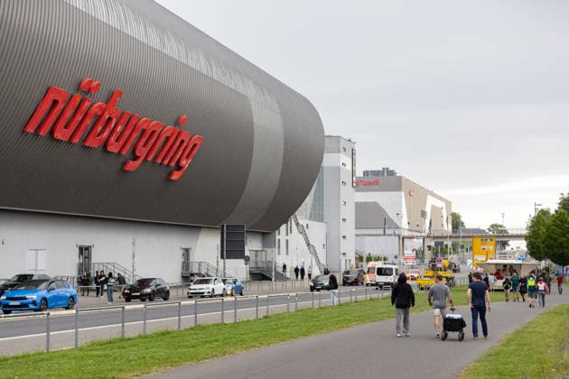Rock am Ring 2026 auf dem Nürburgring - 03.06.26 Erster Anreisetag am Mittwoch, 03.06.2026, zu Rock am Ring 2026 am Nürburgring in der Eifel. Das dreitägige Musikfestival findet vom 5. bis 7. Juni 2026 statt und gehört zu den größten Open-Air-Festivals Deutschlands. Nürburg Nürburgring Rheinland-Pfalz Deutschland *** Rock am Ring 2026 at the Nürburgring 03 06 26 First day of arrival on Wednesday, 03 06 2026, for Rock am Ring 2026 at the Nürburgring in the Eifel The three-day music festival will take place from June 5 to 7, 2026 and is one of the largest open air festivals in Germany Nürburg Nürburgring Rhineland-Palatinate Germany Copyright: xMarcxJohnx