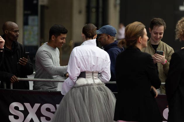 Savage House, World Premiere at SXSW London - 03 Jun 2026 Claire Foy meets fans and takes selfies at the Savage House World Premiere at SXSW London held at the Barbican Centre. London United Kingdom Copyright: xPhilxLewisx xSOPAxImagesx ClaireFoyFans-2014