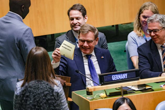 June 3, 2026, New York, New York, USA: GermanyÃ¢â‚¬â ¢s Federal Minister for Foreign Affairs JOHANN WADEPHUL votes a ballot that says Western European and other States as GermanyÃ¢â‚¬â ¢s Permanent Representative to the UN RICKLEF BEUTIN looks on next to him during a vote for non-permanent seats on the UN Security Council for the 2027Ã¢â‚¬2028 term in the General Assembly Hall at UNHQ New York USA - ZUMAo116 20260603_znp_o116_055 Copyright: xBiancaxOterox