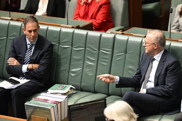 JIM CHALMERS TAX REFORM BILL, Australian Treasurer Jim Chalmers and Australian Prime Minister Anthony Albanese react during debate of the Tax Reform Bill 2026 in the House of Representatives at Parliament House in Canberra, Thursday, June 4, 2026. ( NO ARCHIVING CANBERRA AUSTRALIAN CAPITAL TERRITORY AUSTRALIA  Copyright: xLUKASxCOCHx 20260604199345232558