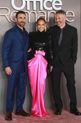 Brett Goldstein, Jennifer Lopez und Ol Parker bei der Premiere des Netflix-Films Office Romance im BFI Southbank. London, 03.06.2026 *** Brett Goldstein, Jennifer Lopez and Ol Parker at the premiere of the Netflix film Office Romance at BFI Southbank London, 03 06 2026 Foto:xD.xJonesx xFuturexImagex romance_london_6611
