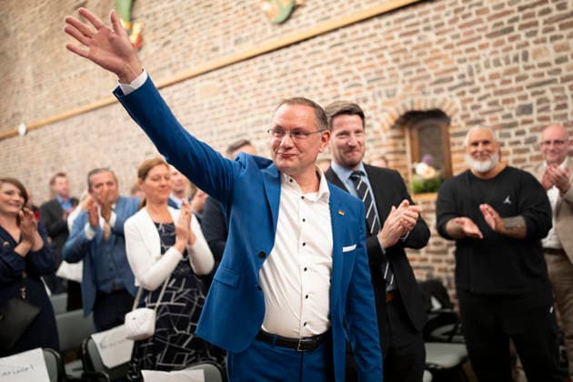 Tino Chrupalla (Fraktionsvorsitzender AfD) bei der Großveranstaltung: Zukunft NRW, Zukunft NRW in Düren - 03.06.2026, Schloss Burgau, Düren, AfD Kreis Düren *** Tino Chrupalla Chairman of the AfD parliamentary group at the major event Zukunft NRW, Zukunft NRW in Düren 03 06 2026, Schloss Burgau, Düren, AfD Kreis Düren Copyright: HMBxMedia xMarcoxBader