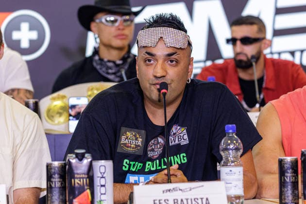 03.06.2026. Leverkusen. Fes Batista auf der Pressekonferenz im Vorfeld zum Fame Fighting, das große Promibox-Event von BILD und Eugen Lopez am 06.06.2026 in der Leverkusener Ostermann Arena. Zum ersten Mal in Kooperation mit dem britischen Pendant Misfits Boxing und dem internationalen Medienpartner The Sun. Leverkusen Ostermann Arena Nordrhein-Westfalen Deutschland *** 03 06 2026 Leverkusen Fes Batista at the press conference in the run-up to Fame Fighting, the big celebrity boxing event by BILD and Eugen Lopez on 06 06 2026 in the Ostermann Arena in Leverkusen For the first time in cooperation with the British counterpart Misfits Boxing and the international media partner The Sun Leverkusen Ostermann Arena North Rhine-Westphalia Germany