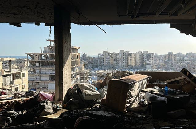 Palestinians Inspect Damage After Deadly Israeli Strike in Gaza City Palestinians inspect a damaged house following an Israeli airstrike that targeted an apartment belonging to the Labad family in northwestern Gaza City, on June 4, 2026. According to local sources, the strike killed five members of the family and injured others. Medical sources said that nine Palestinians were killed and 15 others wounded in a series of Israeli airstrikes targeting four residential apartments in different areas of Gaza City overnight. Photo by Hadi Daoud apaimages Gaza city Gaza Strip Palestinian Territory 040626_Gaza_HD_00(22) Copyright: xapaimagesxHadixDaoudx xapaimagesx